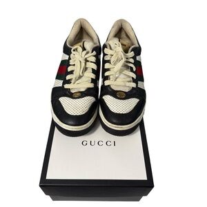Gucci Screener low top leather Sneakers red green GG logo
